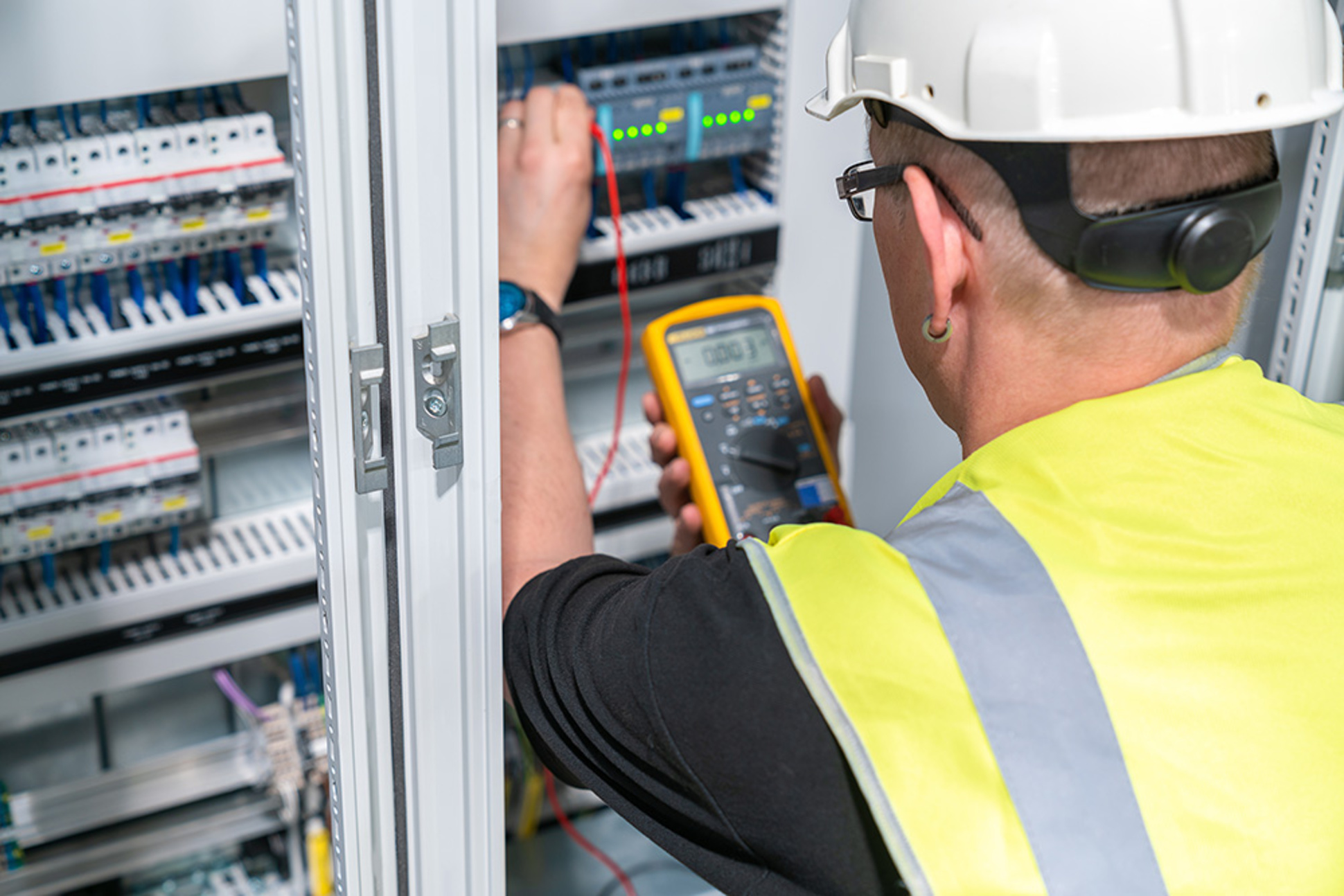 Elektroanlagen-Kontrolle bei Elektro Käfer GmbH in Neuburg an der Donau